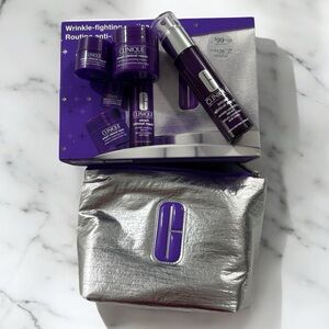 Clinique
Wrinkle-Fighting Routine Skin Care Gift Set